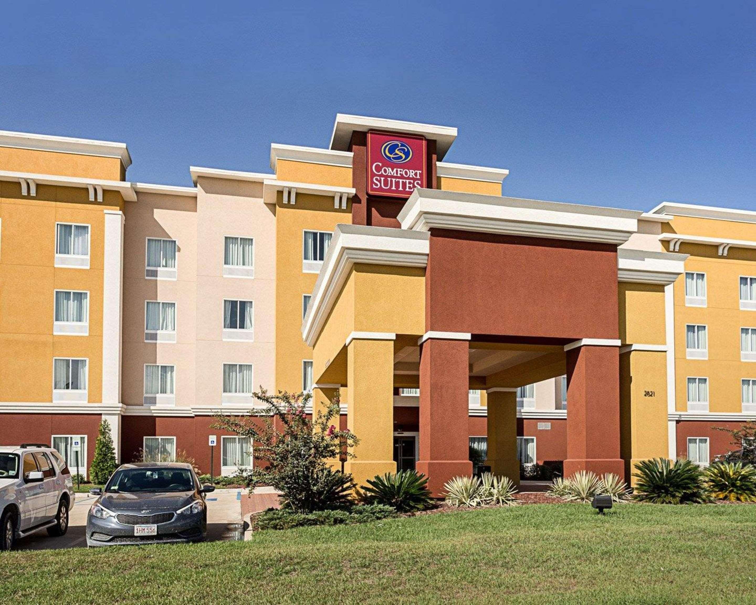 Comfort Near Tanger Outlet Mall Hotel