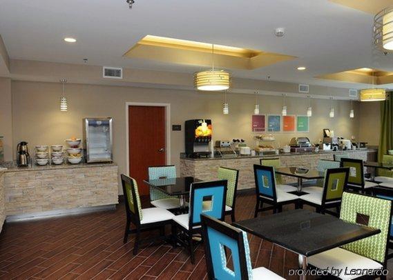 Comfort Near Tanger Outlet Mall 3* Gonzales