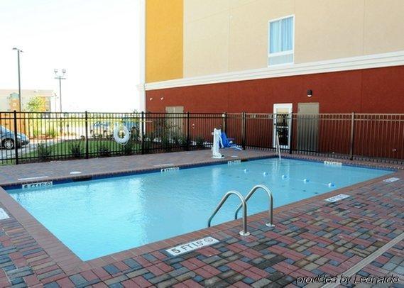 Comfort Near Tanger Outlet Mall Hotel Gonzales