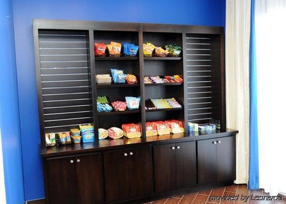 Comfort Near Tanger Outlet Mall Hotel 3*