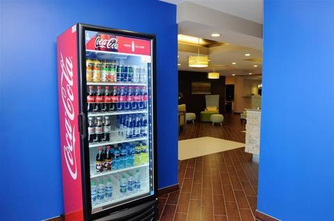 Comfort Near Tanger Outlet Mall Hotel