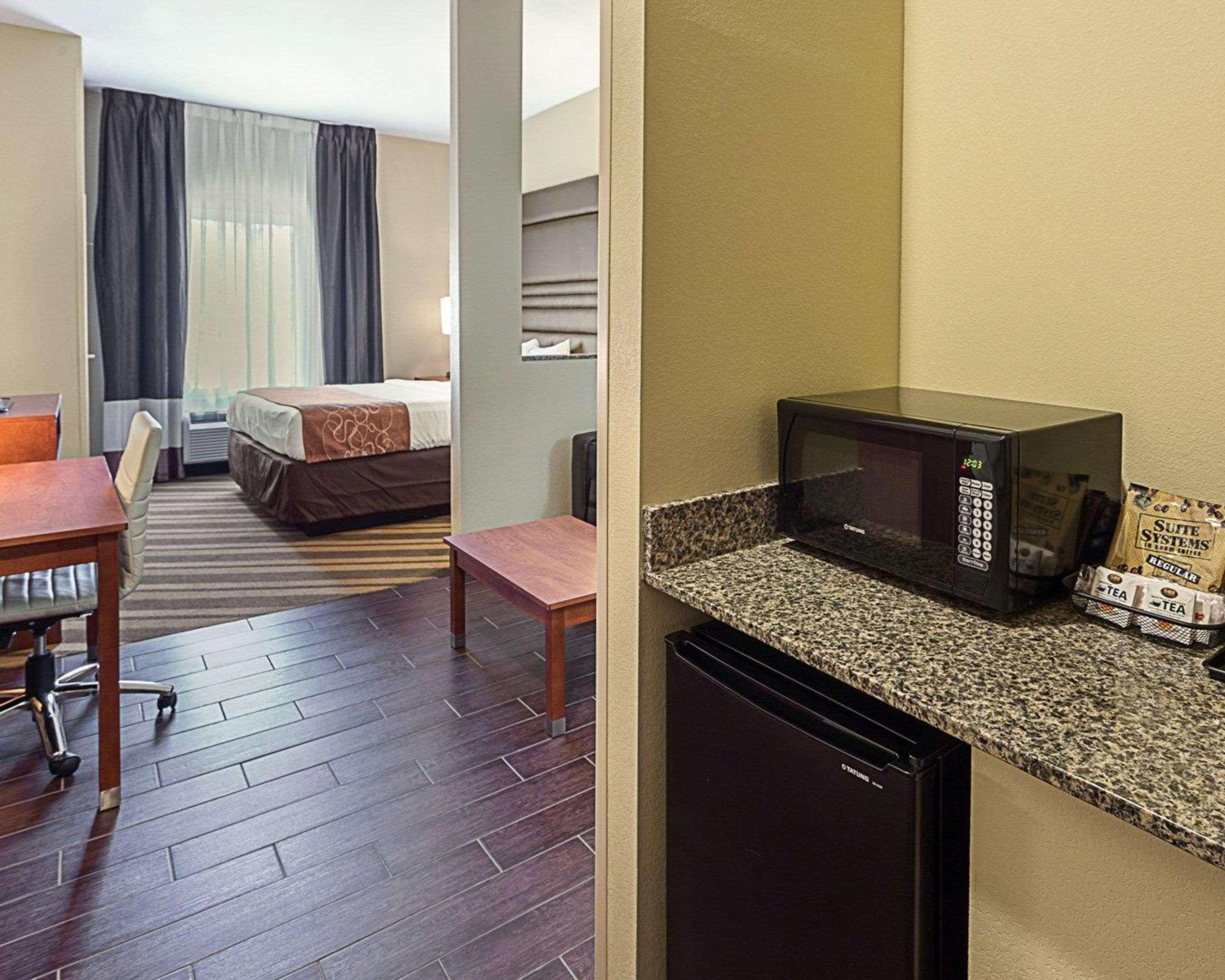 Hotel Comfort Near Tanger Outlet Mall Gonzales